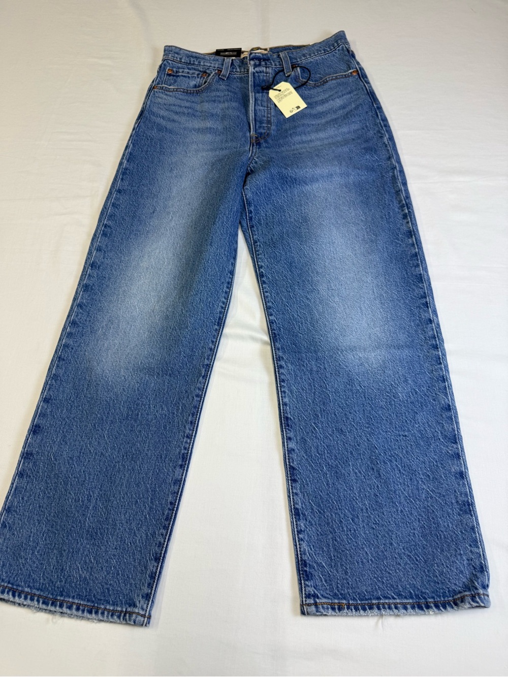 NWT Levi's Jeans Womens Wedgie Straight High Rise Blue Distressed Size W29xL27 - Picture 3 of 16